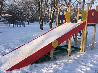 Дитячі зимові гірки